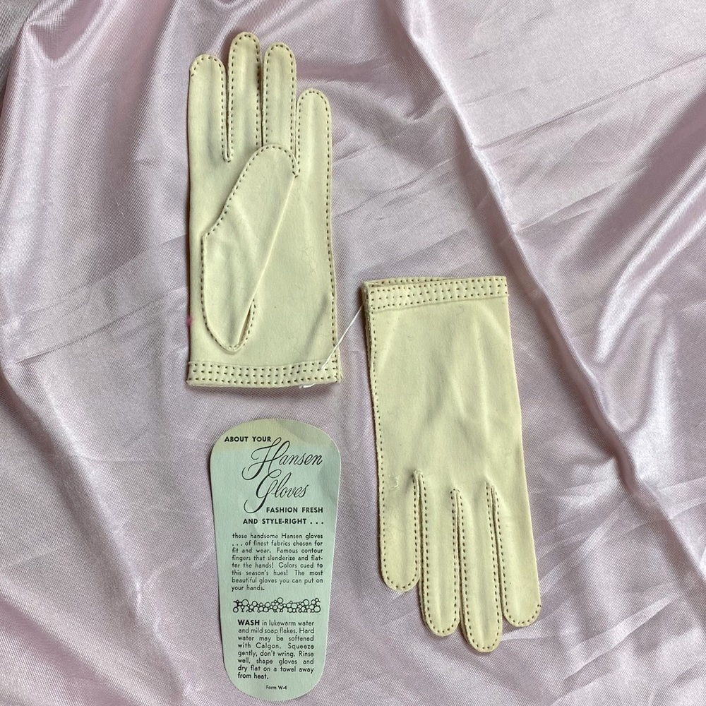 Vintage 60s Cream Retro Fancy Gloves